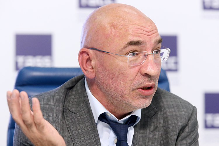 Леонид Крутаков: «Любая модель человеческих отношений строится на контроле за критическим для нее ресурсом»