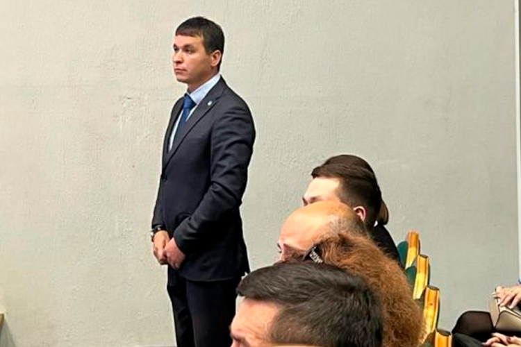  В июле 2023 года его назначили замруководителя исполкома Агрызского района — тогда район возглавил бывший РИК Елабужского района Ленар Нургаянов. С сентября того же года Латыпов носил приставку и. о. руководителя исполкома 