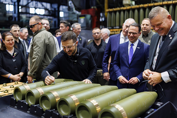 Военные действия на Украине и Ближнем Востоке, вызвали серьезную нехватку химических соединений для артиллерийских снарядов