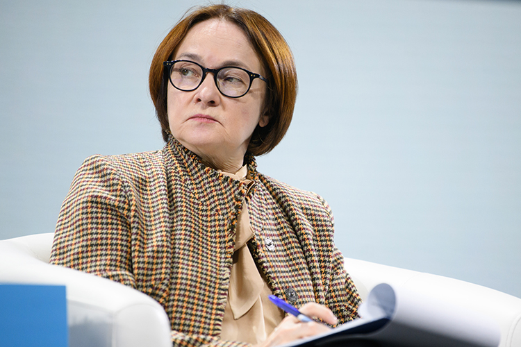 Глава ЦБ признала, что развивается рынок действительно медленно: «Если даже этим набранным темпом мы будем развиваться, конечно, не выполним тех задач, которые ставим перед собой»