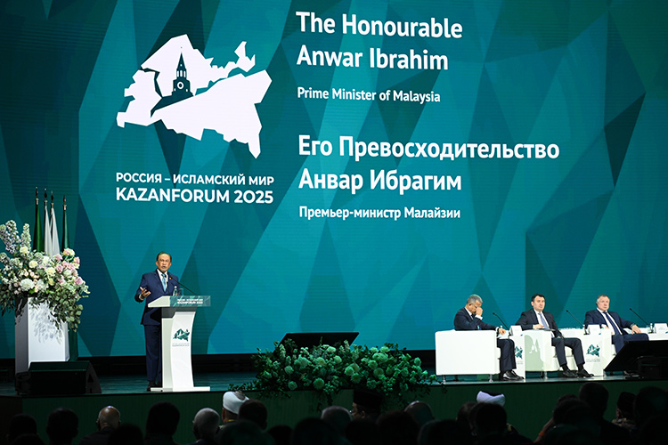 Анвар бин Ибрагим процитировал — на татарском языке! — стихотворение «Тормыш» («Жизнь») Габдуллы Тукая