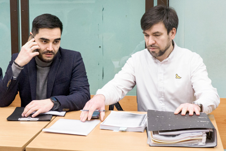  Наши эксперты не смогли выделить в портфолио Айрата Уразманова (справа) громких побед, тем не менее высоко отмечая его профессиональные качества и даже называя его образцом для подражания 