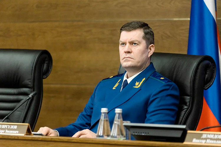  «Очень усилилась прокуратура: если какое-то время назад бытовало мнение, что она только надзирает за законностью (и это, впрочем, одна из ее реальных функций), то сейчас есть ощущение, что иногда прокуратура руководит всеми процессами» 