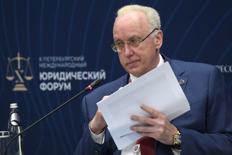 Александр Бастрыкин: «80 тысяч мы отловили, поставили на воинский учет. И уже 20 тысяч молодых граждан России, которым почему-то не нравится жить в Узбекистане, Таджикистане, Киргизии, находятся на передовой»