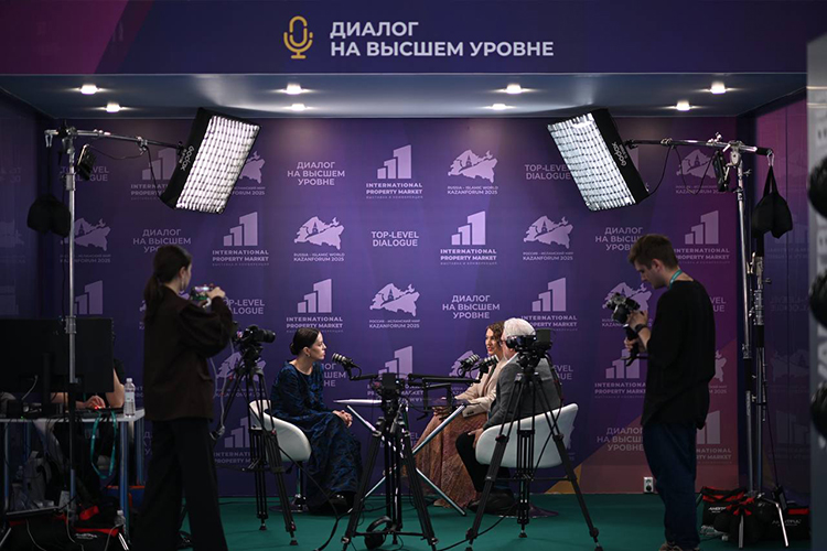 57 компаний, 14 соглашений о сотрудничестве, более 20 профильных сессий и 120 участников, в том числе зарубежных, 16 подкастов с лидерами стройотрасли — это только сухие цифры