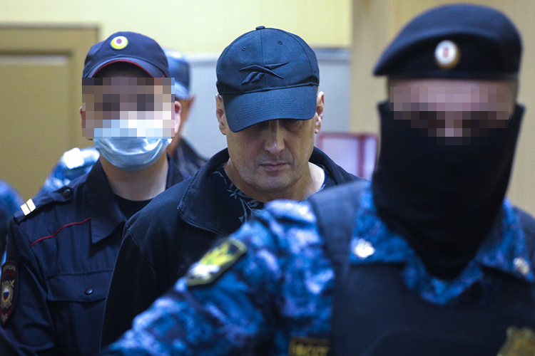 «Саляхов и другие члены преступного сообщества обеспечивали Гафурову силовую поддержку в конфликтах, которые возникали у него с другими лицами»