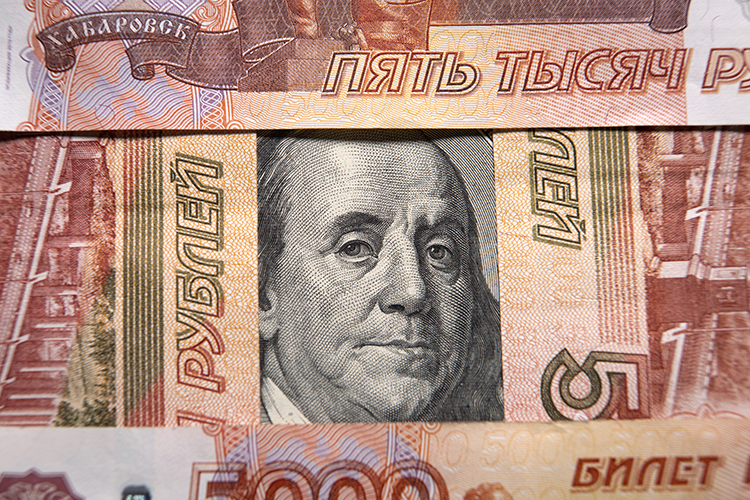 «Дальше придется уже какие-то меры принимать…»: куда крепнет рубль?
