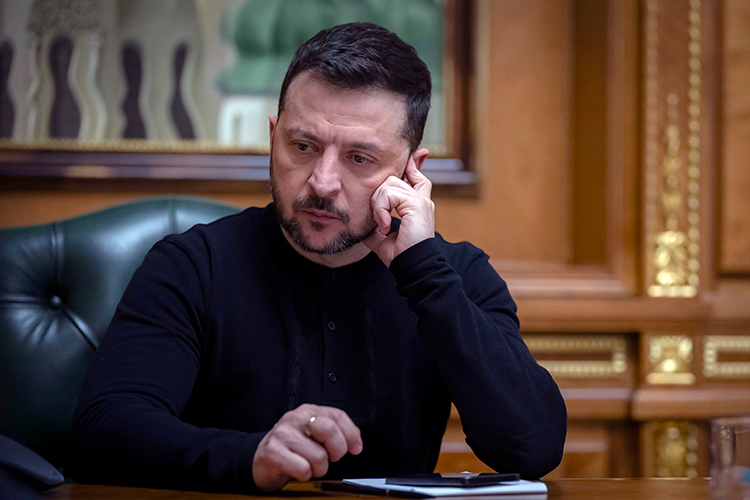 Директор правового департамента МИДа Максим Мусихин подчеркнул, что нынешний лидер Владимир Зеленский не подходит на роль подписанта