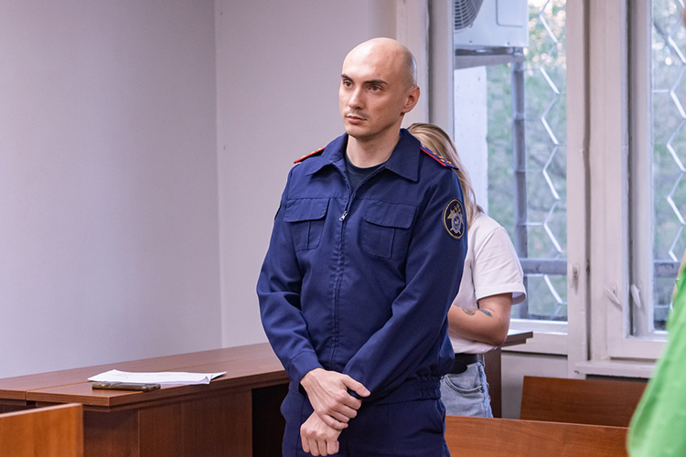Следователь по особо важным делам 6-го отдела по расследованию особо важных дел СУ СКР по РТ Марат Хадеев просил у суда заключить Миниазданова и Муллаянова под стражу на 2 месяца до 21 июля