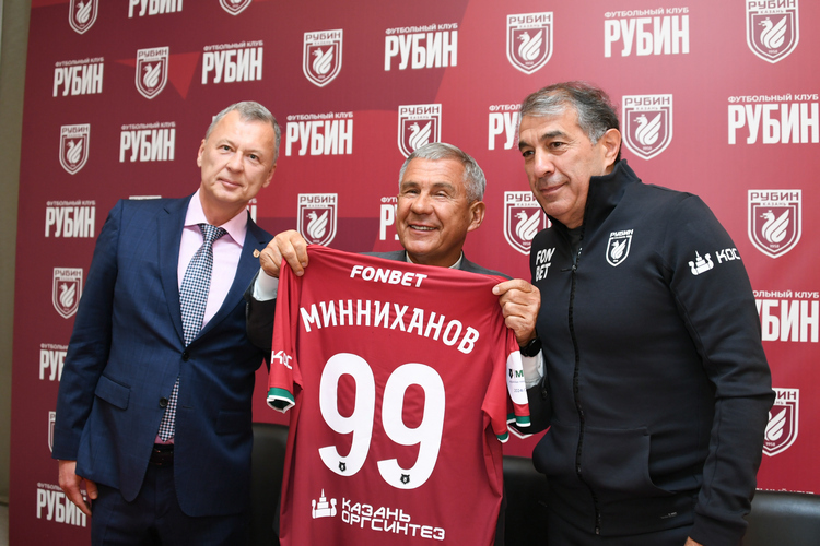 Минниханов на базе «Рубина» с Маратом Сафиуллиным и Рашидом Рахимовым