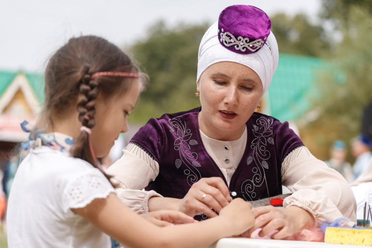 «Мы с согласия родителей тестировали детей осенью прошлого года. Родители поняли, что для них нужна эта первичная информация, потому что, анализируя, как ребенок читает, можно выявить на ранней стадии проблемы дислексии»