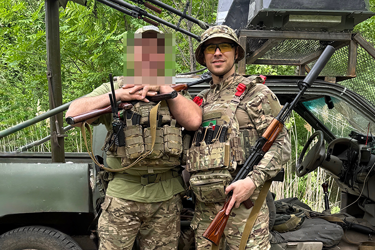 «С отправкой мне очень помогли друзья и товарищи»