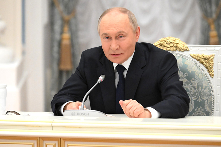 Во вступительном слове Путин, в частности, описал, что в его понимании отличает особо успешных предпринимателей — умение общаться с людьми