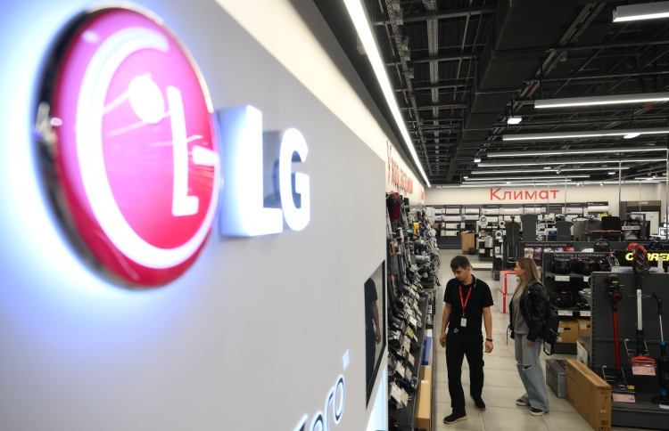 Неофициально сообщалось, что южнокорейские компании LG Electronics, Samsung Electronics тоже готовятся возобновить бизнес в РФ