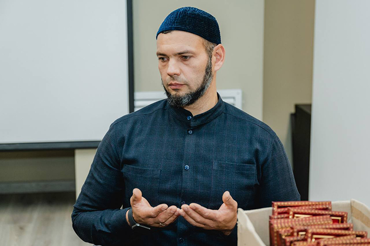 Ильмир Хасанов: «80 процентов преподавателей, а это выпускники российских и зарубежных исламских учебных заведений, владеют языком Корана, у них имеются также и светское педагогическое образование»