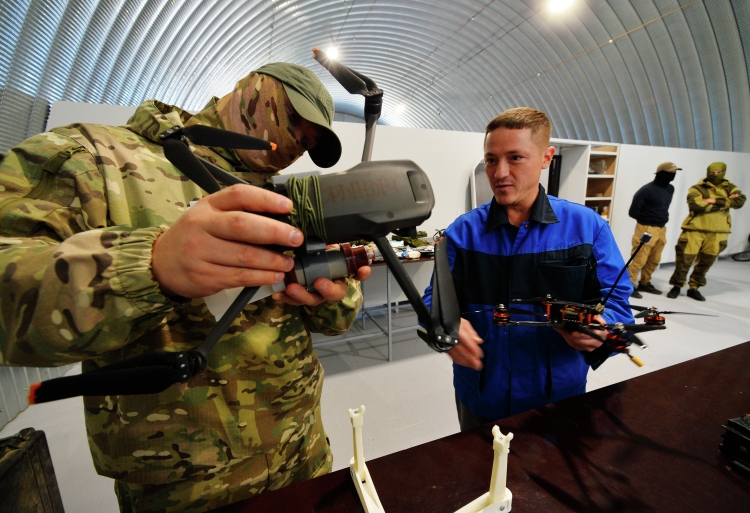 «По достоверным данным, Украина сейчас производит 4,5 миллиона дронов в год, а мы, ну по словам Путина, 1,5 миллиона»