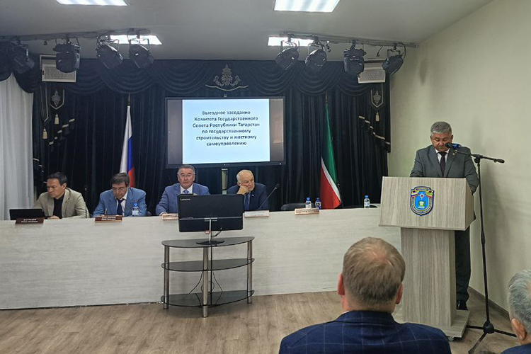 Михаил Афанасьев поблагодарил за законопроект об МСУ, особенно в части административной ответственности