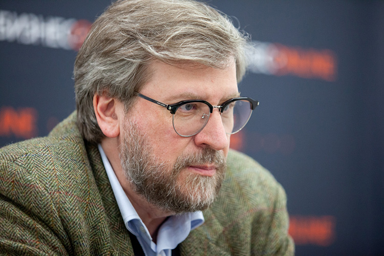 Федор Лукьянов: «Месяцы с момента первого звонка Трампа Путину показывают, что мы вообще-то никуда не продвинулись. Речь же шла о нормализации отношений России и США в целом… Но ни на каком направлении ничего не произошло»