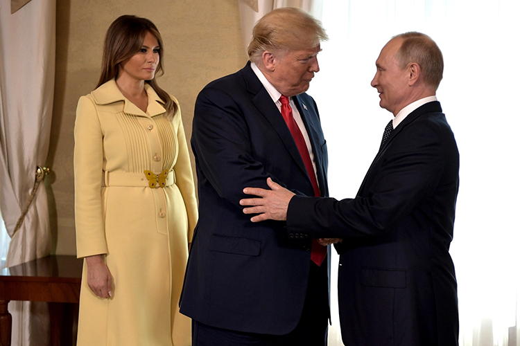 «Трамп, конечно, к Путину относится по-особому. С уважением. Он не позволяет в его адрес совсем резких слов»
