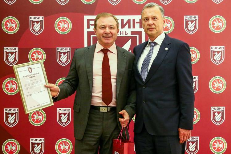 «Рубин» расстался с Шамилом Хуснутдиновым, президент Марат Сафиуллин вручил ему благодарственное письмо