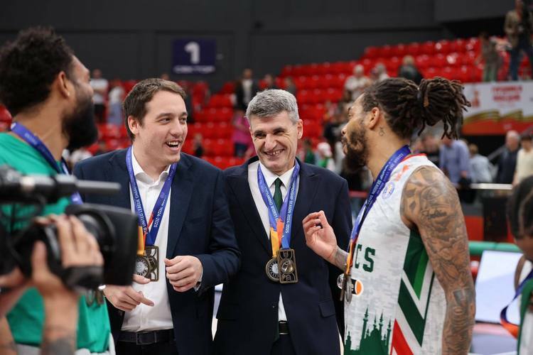 УНИКС стал бронзовым призером Единой лиги ВТБ и чемпионата России