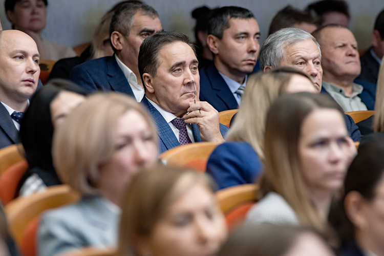 Во второй зоне свеклосеяния — Заинский сахарный завод АО «Агросила» Ильшата Фардиева. Сладкую культуру на площади 30 тыс. га холдинг выращивает силами собственных сельскохозяйственных предприятий