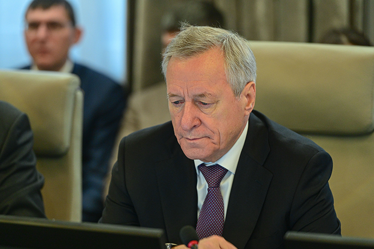  «С этого года мы быстро врываемся в работу по намеченным планам», — заявил в апреле управляющий директор «Туполева» Александр Бобрышев 