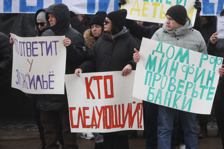 «В целом, я поддерживаю идею создания реестра добросовестных подрядчиков, но уверен, что это не поможет избежать случаев мошенничества на 100 процентов», — сказал Олег Ене, пострадавший от недобросовестного застройщика