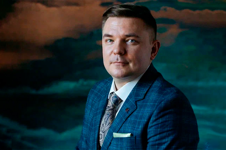 Максим Петров: «Середины нет – или сидим в депозитах, где инфляция сжирает деньги, или залезаем в блуд»