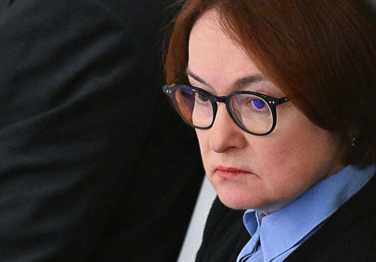 Правительство РФ ждет снижения ставки, а председатель ЦБ Эльвира Набиуллина сталкивается с растущим давлением