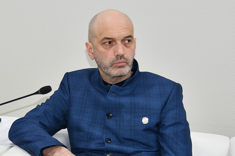 Азат Кадыров: «Работа по вовлечению в оборот имущества у нас ведется. Если взять статистику, по 2022 году 67 объектов вовлечено, по 2023-му — 222, по прошлому году — 160. Мы рассчитываем, что создание такой витрины позволит ускорить этот процесс»