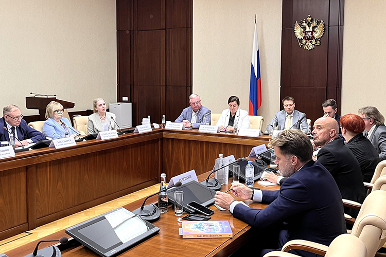 В остальной части совещания шла речь о самых разных вещах, но, разумеется, связанных с русским языком