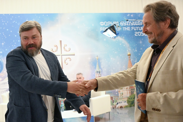 Константин Малофеев (слева) и отец Илона Маска Эррол Маск