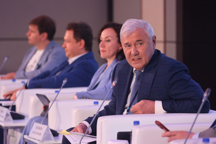Анатолий Аксаков признал, что в начале с экспериментом «может быть, медленно раскачивались»