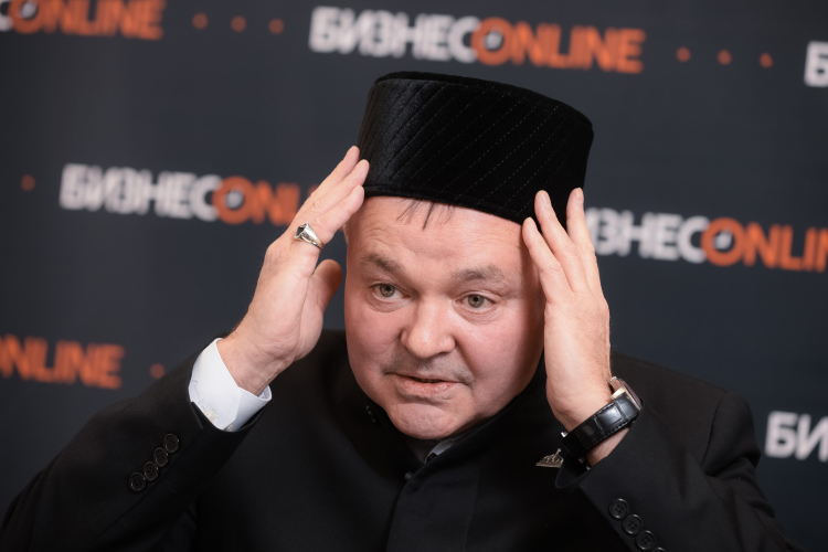 Со слов Фархата Хуснутдинова, исторически Болгар был местом пересечения торговых путей, где различные народы на протяжении многих веков выстраивали взаимовыгодные коммуникации и обогащали культуру друг друга