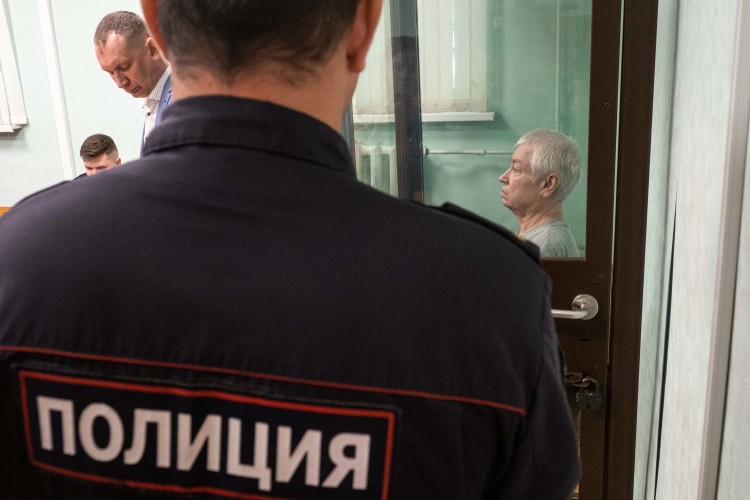 Сам Мусин объяснял прошение об освобождении так — состояние здоровья. Кстати, просился и в начале года, но ходатайство рассматривать не стали