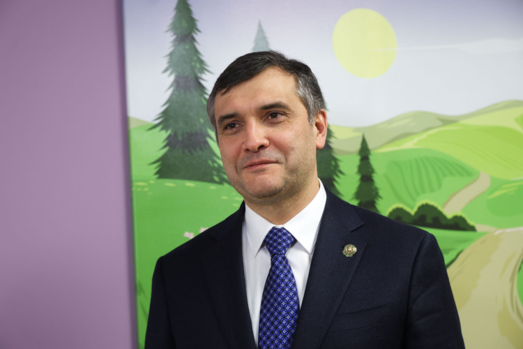 Поездка в Лисичанск для Миннуллина не первая. В феврале он сделал там несколько десятков операций