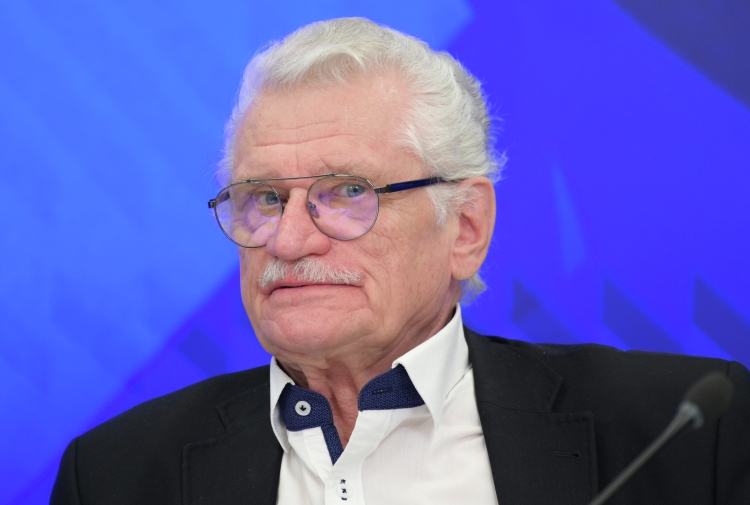Владимир Сажин: «Иран постепенно стал укреплять свои вооруженные силы и создавать ядерную инфраструктуру, которая, даже по мнению МАГАТЭ, предоставляла определенные возможности для ИРИ создать ядерное оружие»