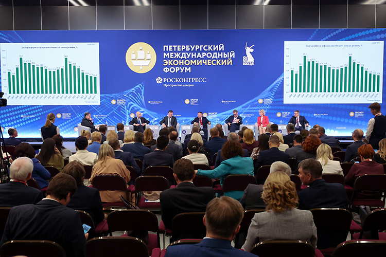 Второй день ПМЭФ начался с яркой дискуссии на тему помощи федерального бюджета в задачах регионов