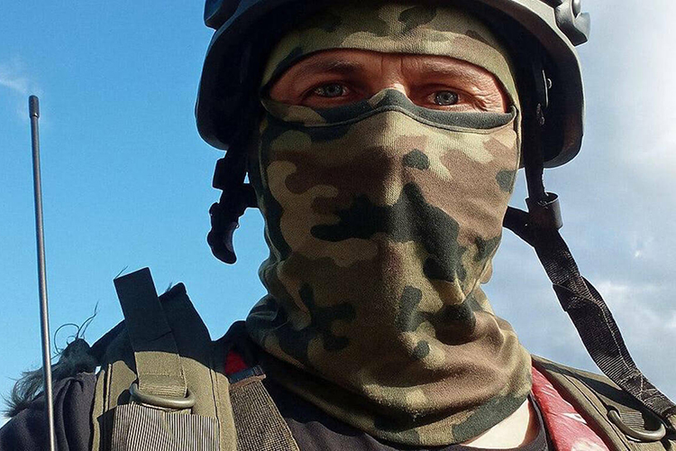 Боец с позывным Гроза недавно заключил контракт с министерством обороны РФ