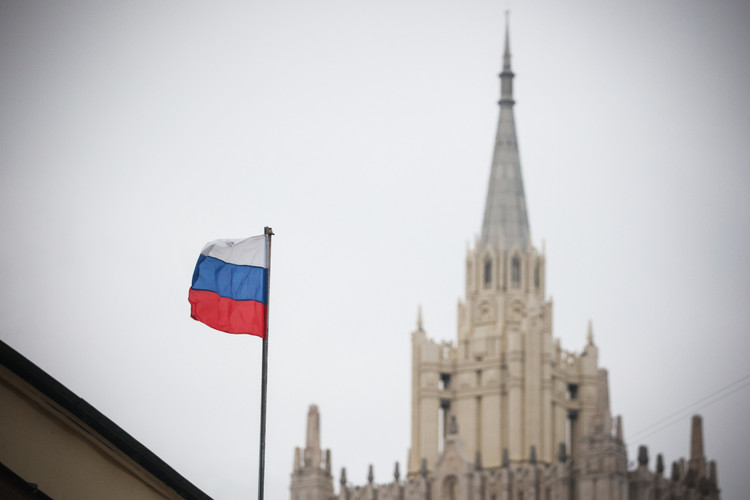 МИД РФ в свое телеграм-канале опубликовал официальное заявление, смысл которого сводится к тому, что Россия решительным образом осуждает совершенные США на рассвете 22 июня удары по ряду ядерных объектов в Иране