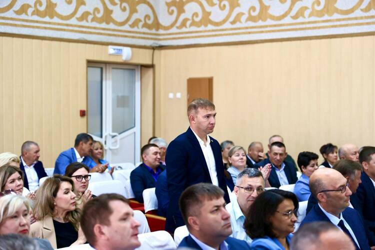 Адель Вахитов