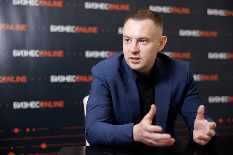 Станислав Зарубин: «У меня перед глазами сразу возникает картинка: умерла кошка, и ее аккуратно кладут в картонную коробку. Так делают многие. Но человек не питомец»