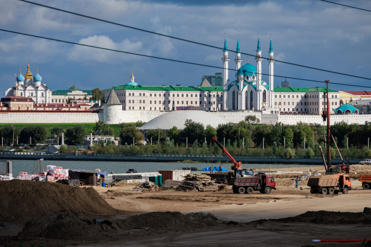 «Город превращается в каменные джунгли, закрываются прекрасные виды. Интересы инвесторов оказываются выше интересов жителей и гостей города. Это нездоровая ситуация», — переживает Ильдус Янышев