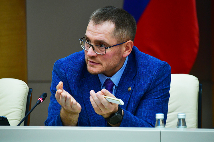 Александр Тыгин: «Сначала делается ремонт кровли, а через какое-то время ремонт фасада и примыкание утеплителя фасада, совершенно очевидно, не находят решения сверху. Последствия совершенно непредсказуемые»