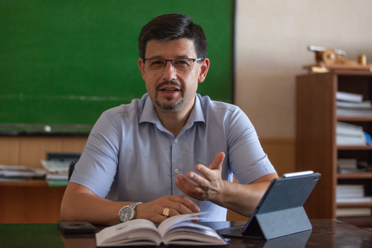 Алексей Лопатин: «Рейтинг трудоустройства выпускников, безусловно, важен и нужен. За это можно поставить авторам зачет, но необходимо серьезно поработать с его методологией»