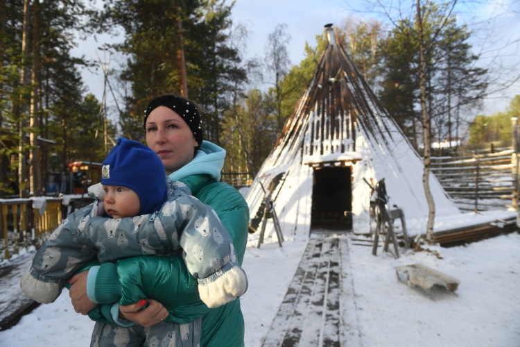 Что касается снижения количества коренных малочисленных народов, то глава ФАДН отметил, что это «тяжелейшая тема», т. к. много регионов, где они дисперсно проживают, к тому же ведут кочевой образ жизни