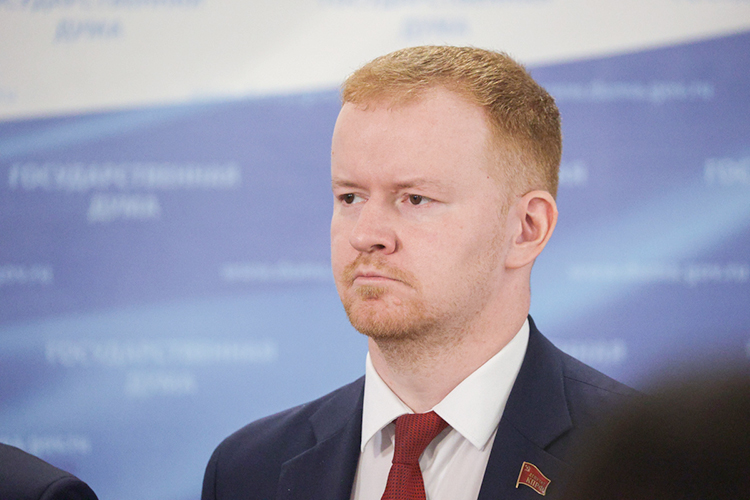 Денис Парфенов: «Из-за недостаточно чуткого отношения к людям страдают военнослужащие, их семьи, в условиях, когда мы практически пребываем в состоянии гибридной войны с коллективным Западом»