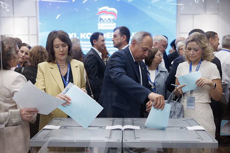 Партия, стоит отметить, на окончательном этапе после праймериз могла несколько «перетасовать» список, но особых сюрпризов не случилось