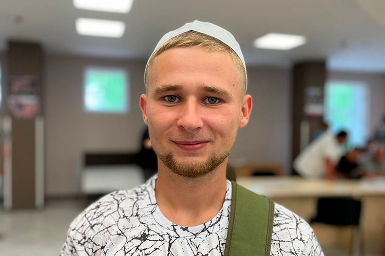 «О медалях и орденах я пока не думал, мне главное — помочь ребятам»